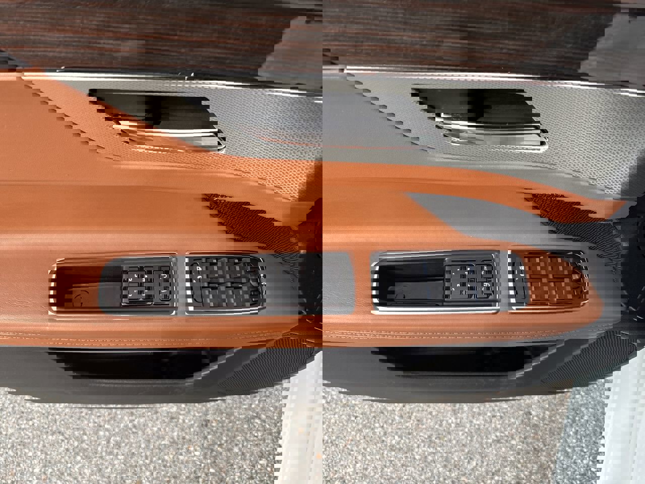 Used 2018 Jaguar XF Portfolio image 18