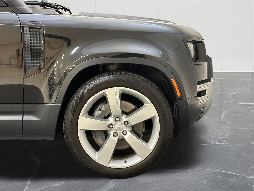 Used 2020 Land Rover Defender 110 First Edition image 12