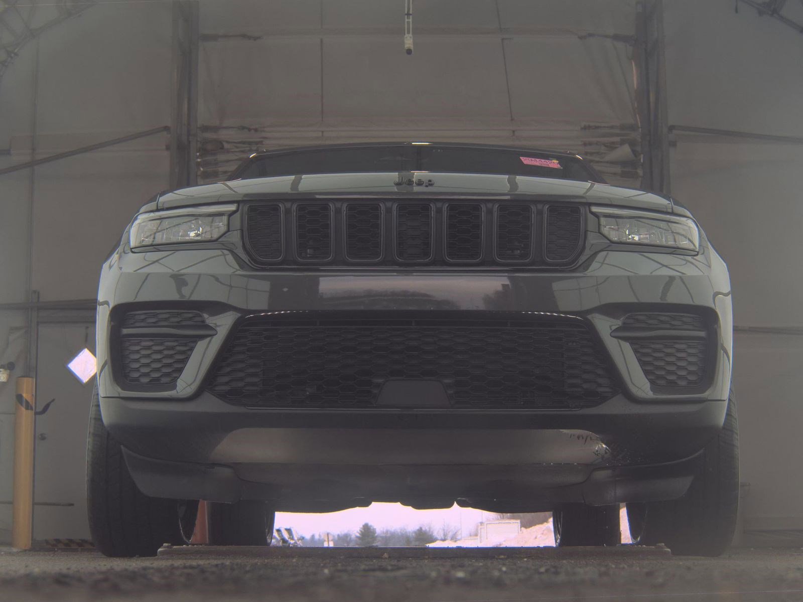 Used 2023 Jeep Grand Cherokee Altitude image 3