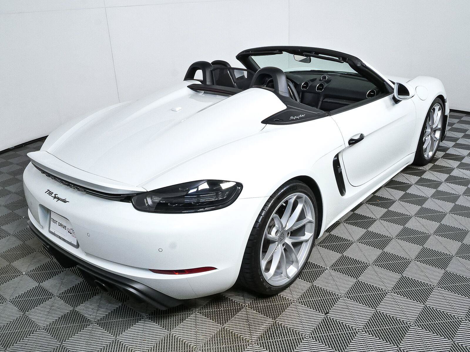 Used 2021 Porsche 718 Boxster Spyder RWD image 3