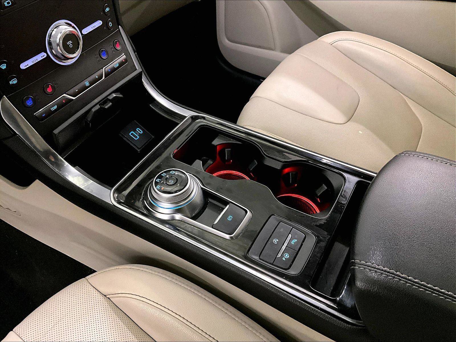 Used 2020 Ford Edge Titanium w/ Equipment Group 301A AWD/4WD image 16