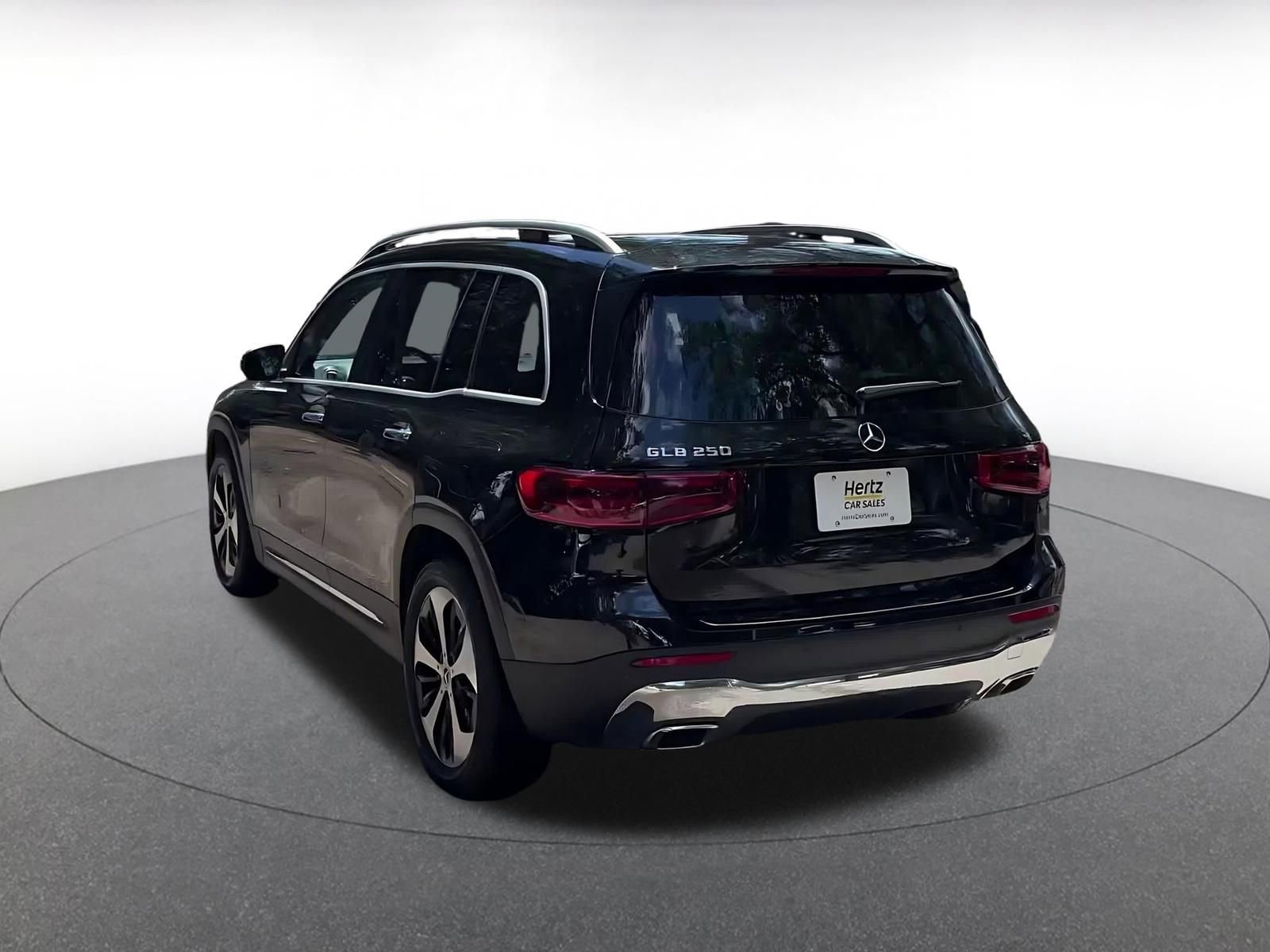 Used 2025 Mercedes-Benz GLB 250 image 12