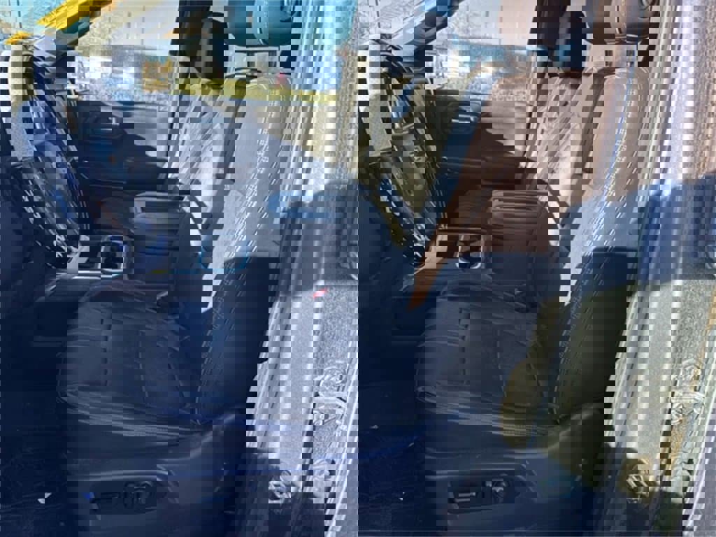 Certified 2021 Chevrolet Silverado 1500 High Country w/ Technology Package image 9