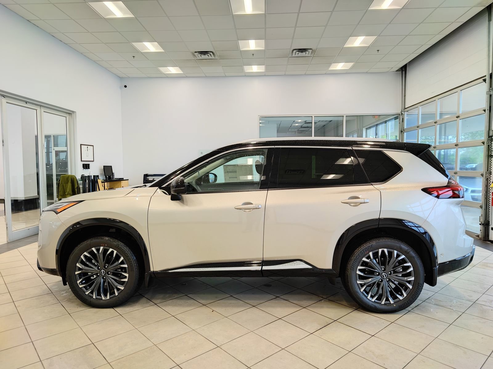New 2026 Nissan Rogue Platinum image 6