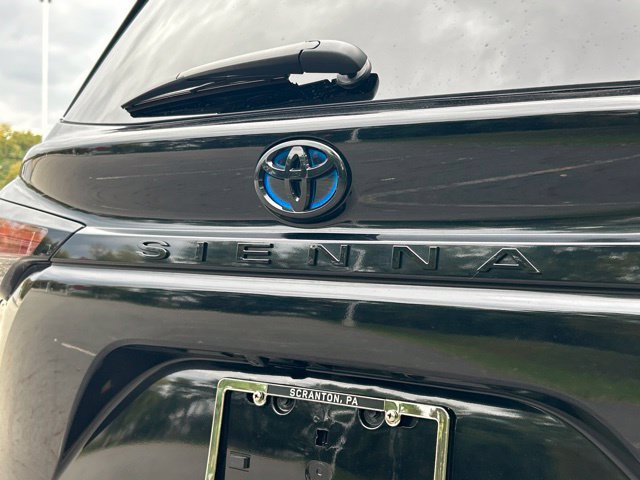 Used 2025 Toyota Sienna XLE Woodland Edition AWD/4WD image 16