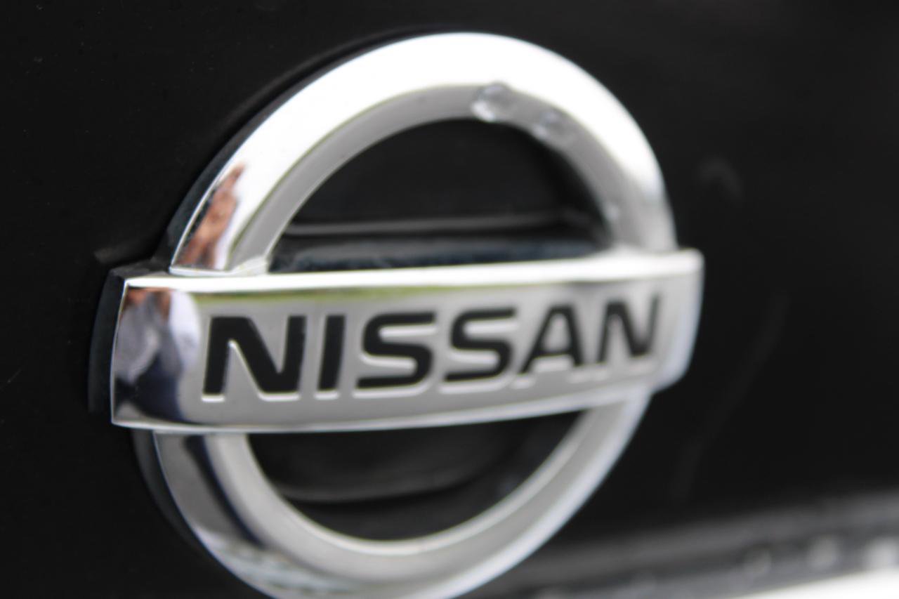 Used 2017 Nissan Maxima SR w/ Midnight Edition FWD image 9
