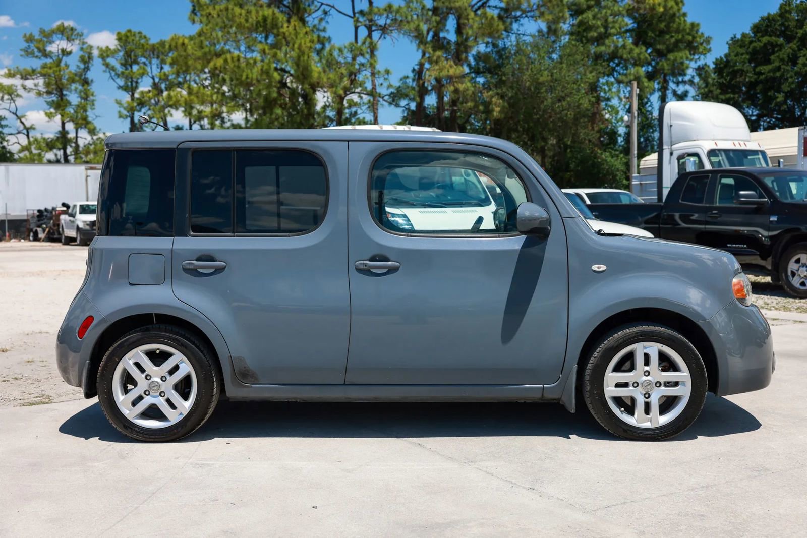 Used 2013 Nissan Cube 1.8 SL w/ SL Preferred Pkg FWD image 7