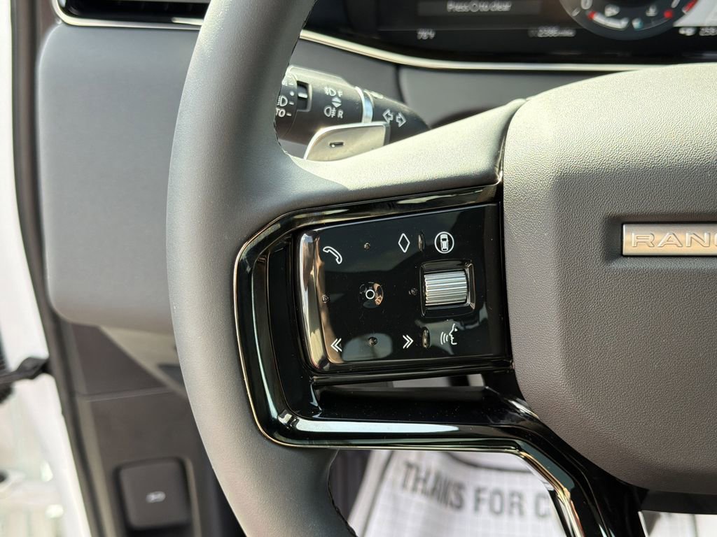Used 2025 Land Rover Range Rover Evoque Dynamic SE image 24
