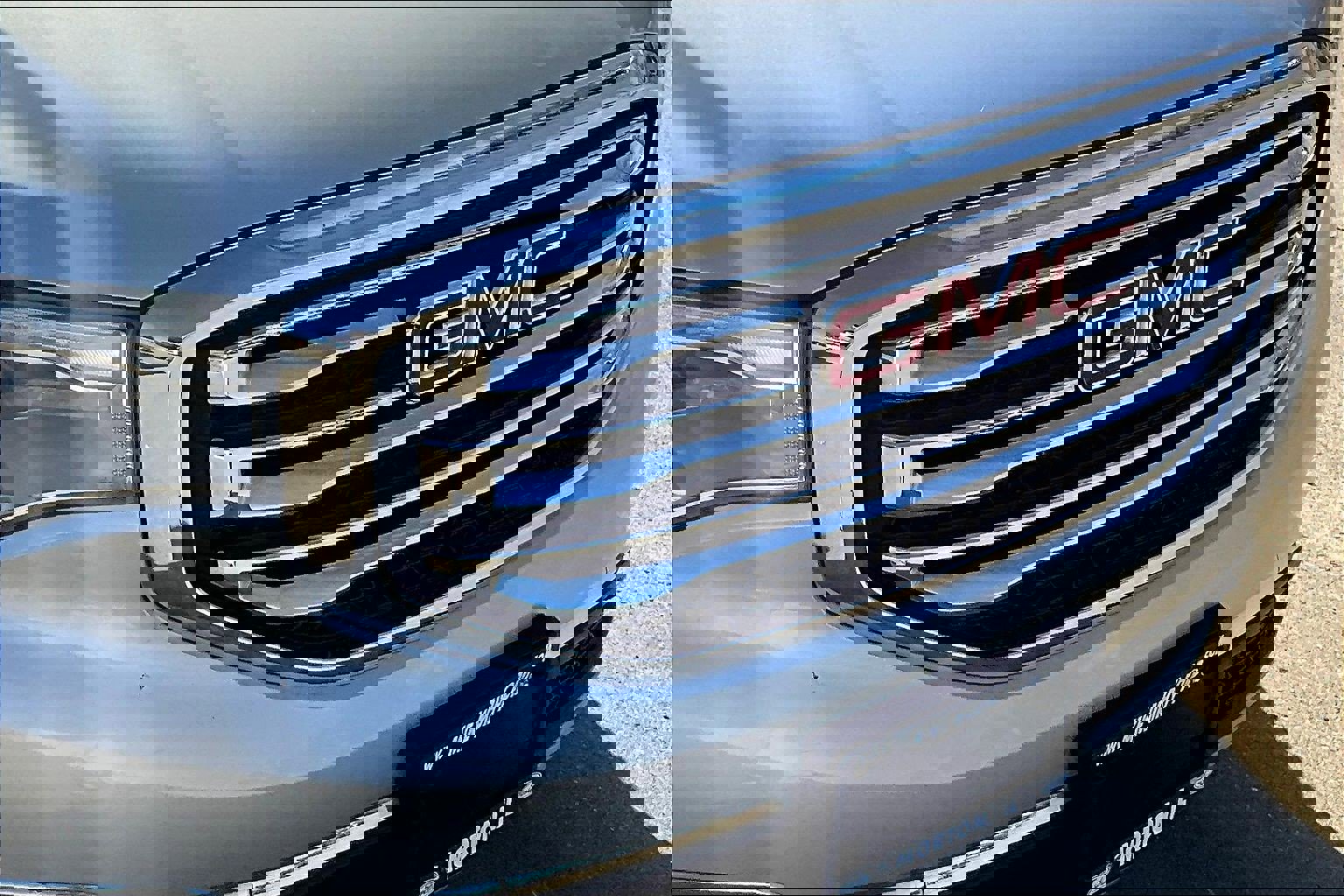 Used 2018 GMC Acadia SLT image 31