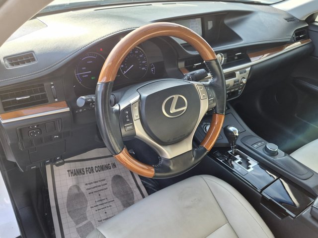 Used 2013 Lexus ES 300h w/ Premium Pkg FWD image 18