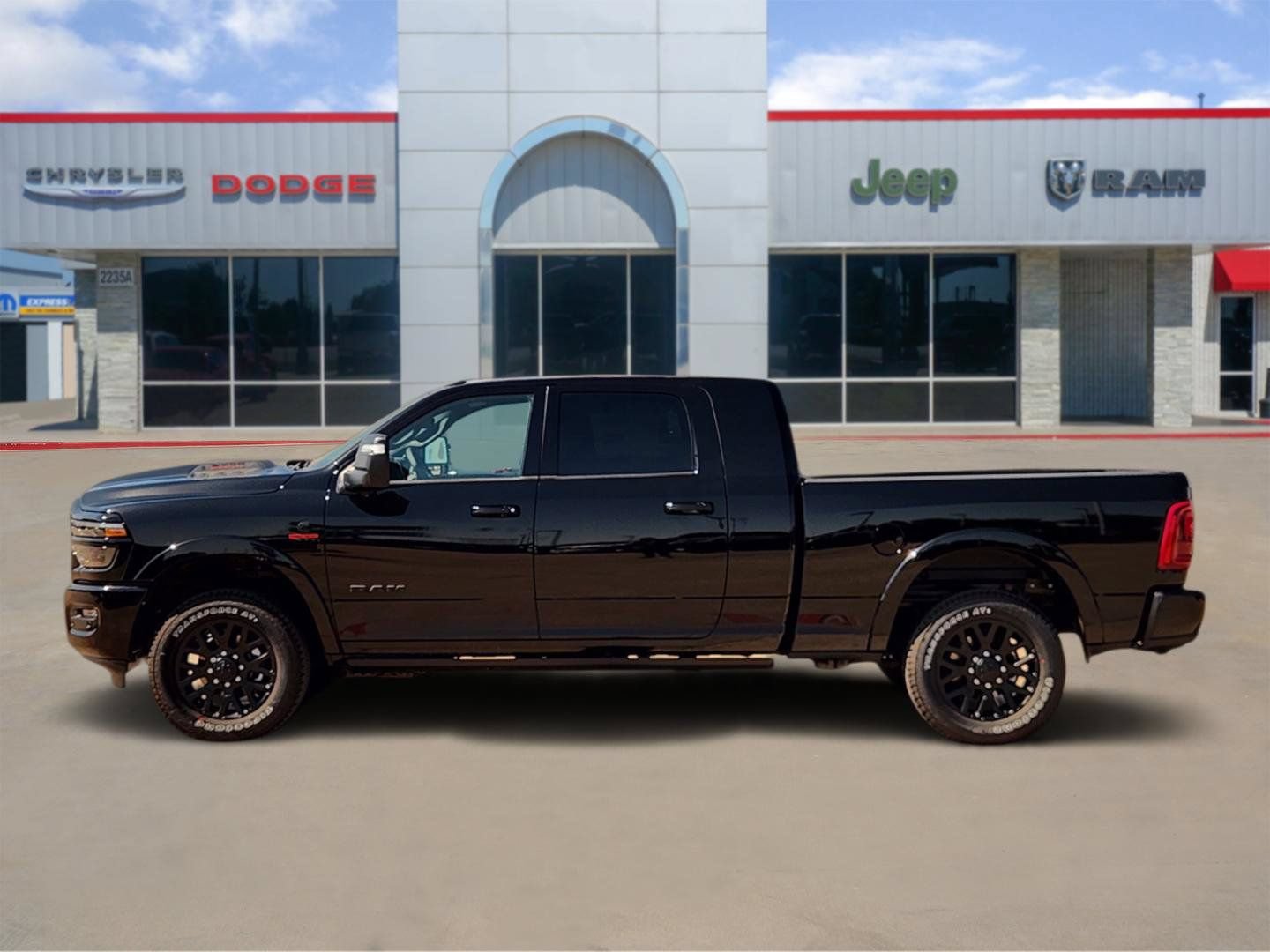 New 2027 RAM 2500 Limited AWD/4WD image 3