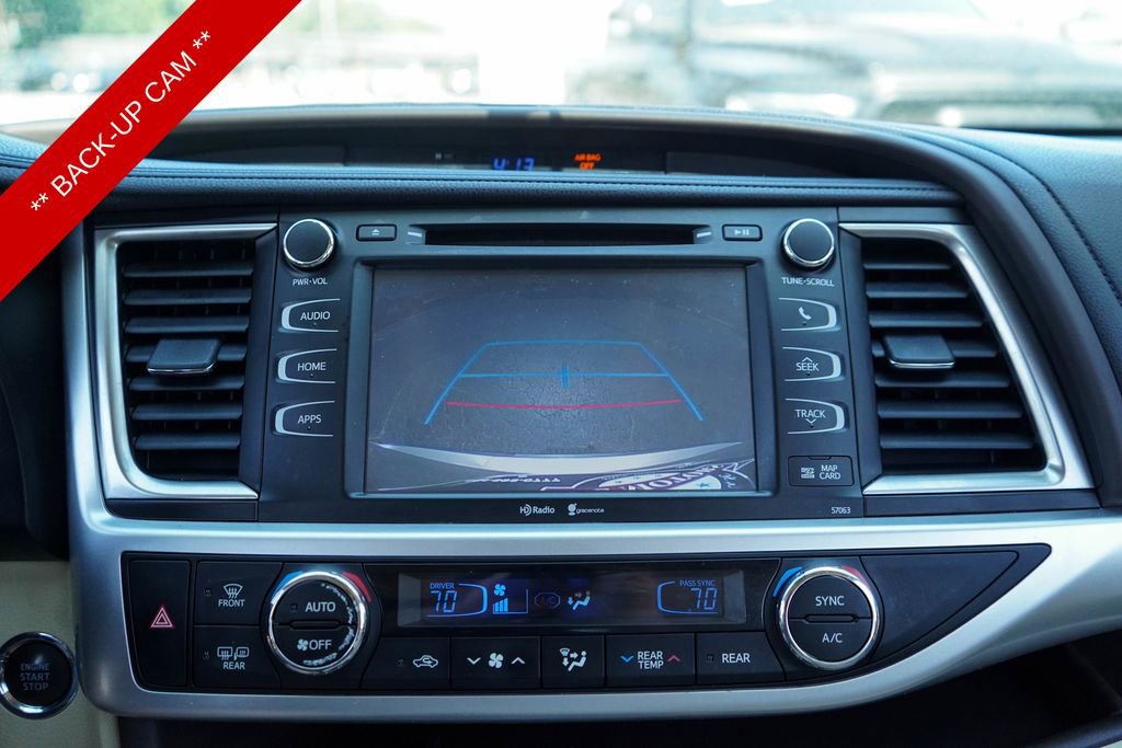 Used 2015 Toyota Highlander XLE FWD image 12