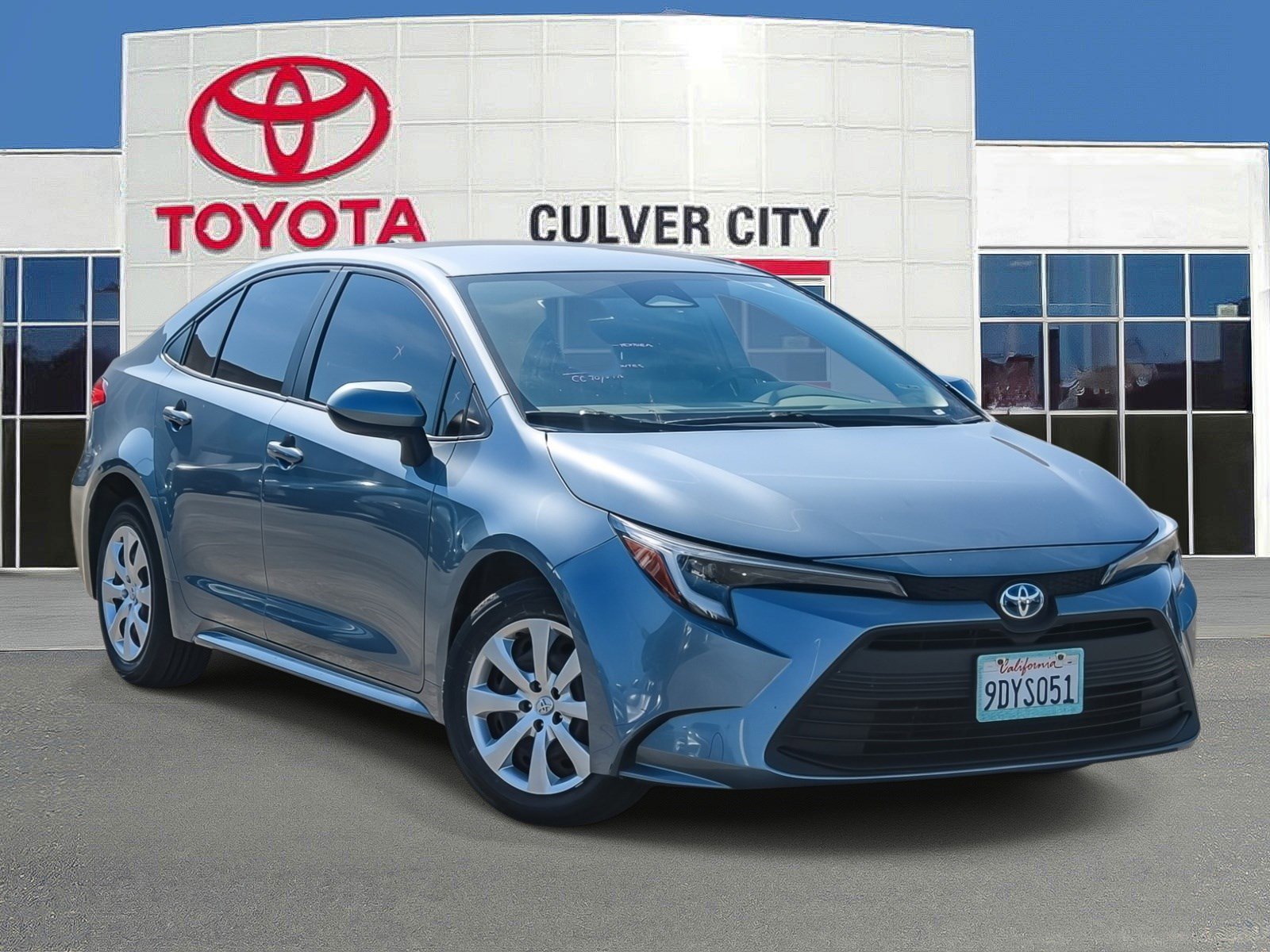 Certified 2023 Toyota Corolla LE image 1