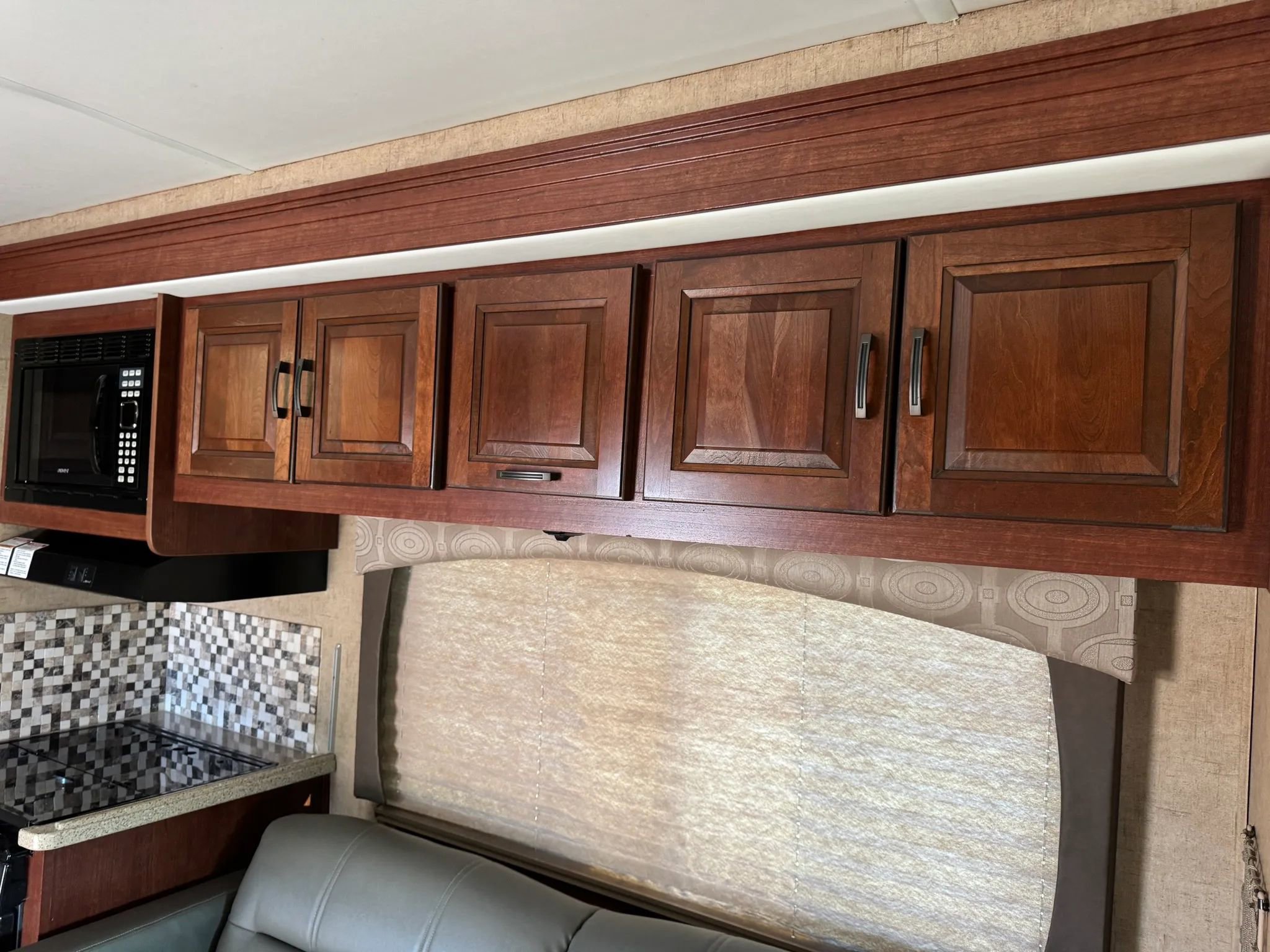 Used 2015 Ford E-450 and Econoline 450 Super Duty w/ Motorhome Prep Package image 37