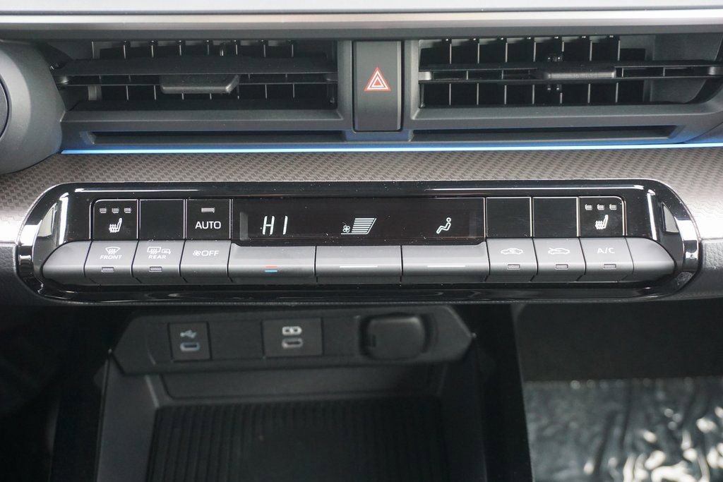 Used 2024 Toyota Prius XLE image 12