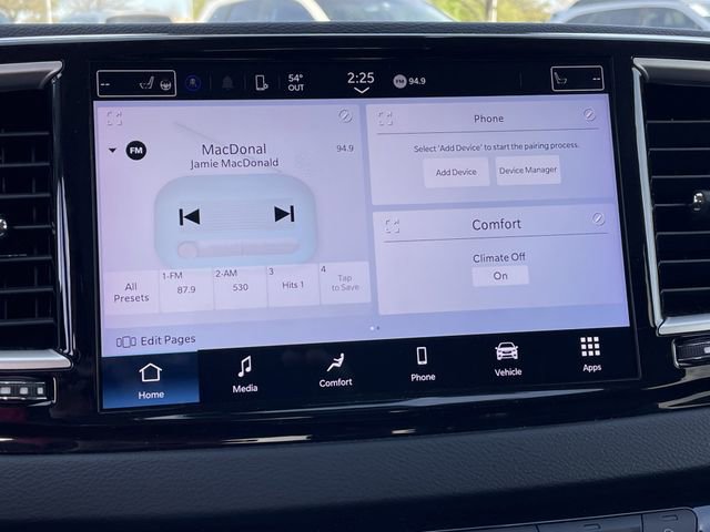 Used 2023 Chrysler Pacifica Touring-L image 16