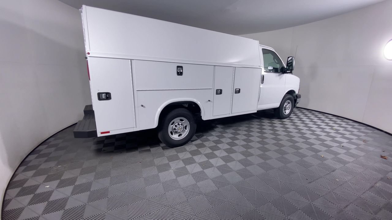 New 2025 Chevrolet Express 3500 w/ Power Convenience Package RWD image 27