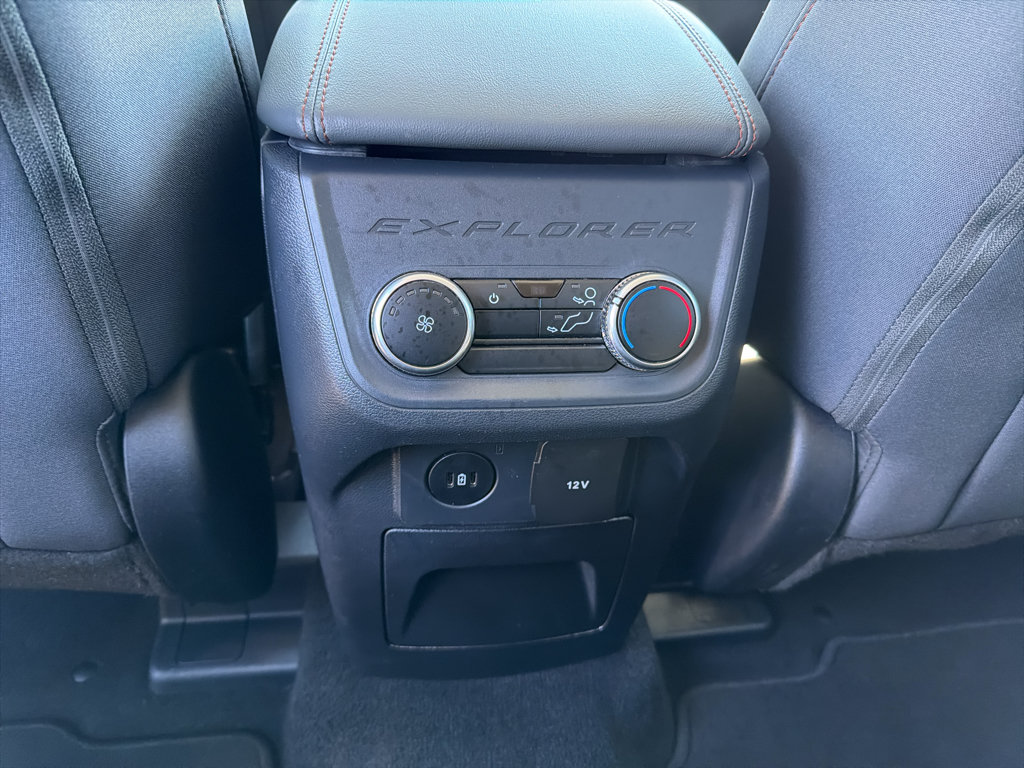 Used 2025 Ford Explorer Active RWD image 28