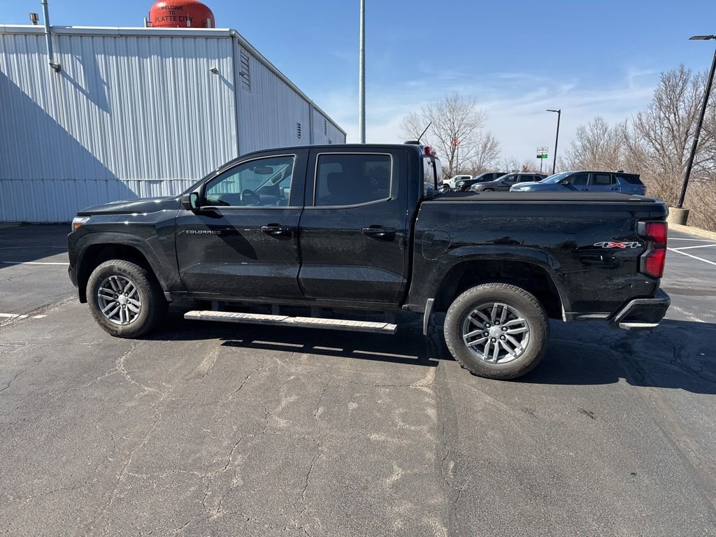 Used 2025 Chevrolet Colorado LT w/ LT Convenience Package image 5