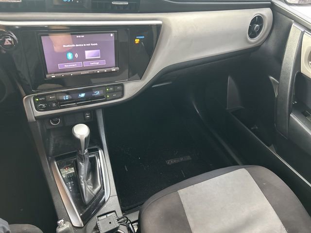 Used 2018 Toyota Corolla LE FWD image 10