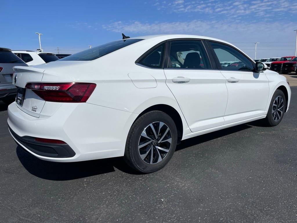 Used 2024 Volkswagen Jetta S image 4