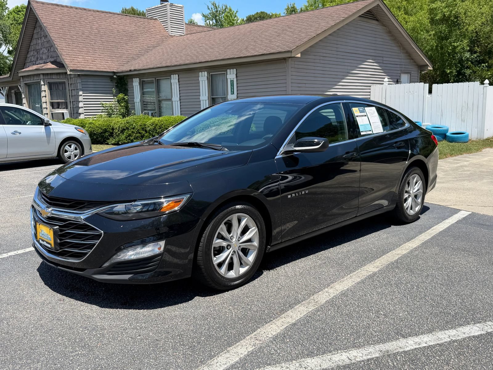 Used 2023 Chevrolet Malibu LT w/ Driver Confidence Package FWD image 3