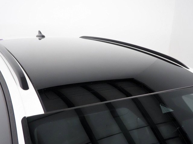 Used 2023 Volkswagen ID.4 Pro S image 4