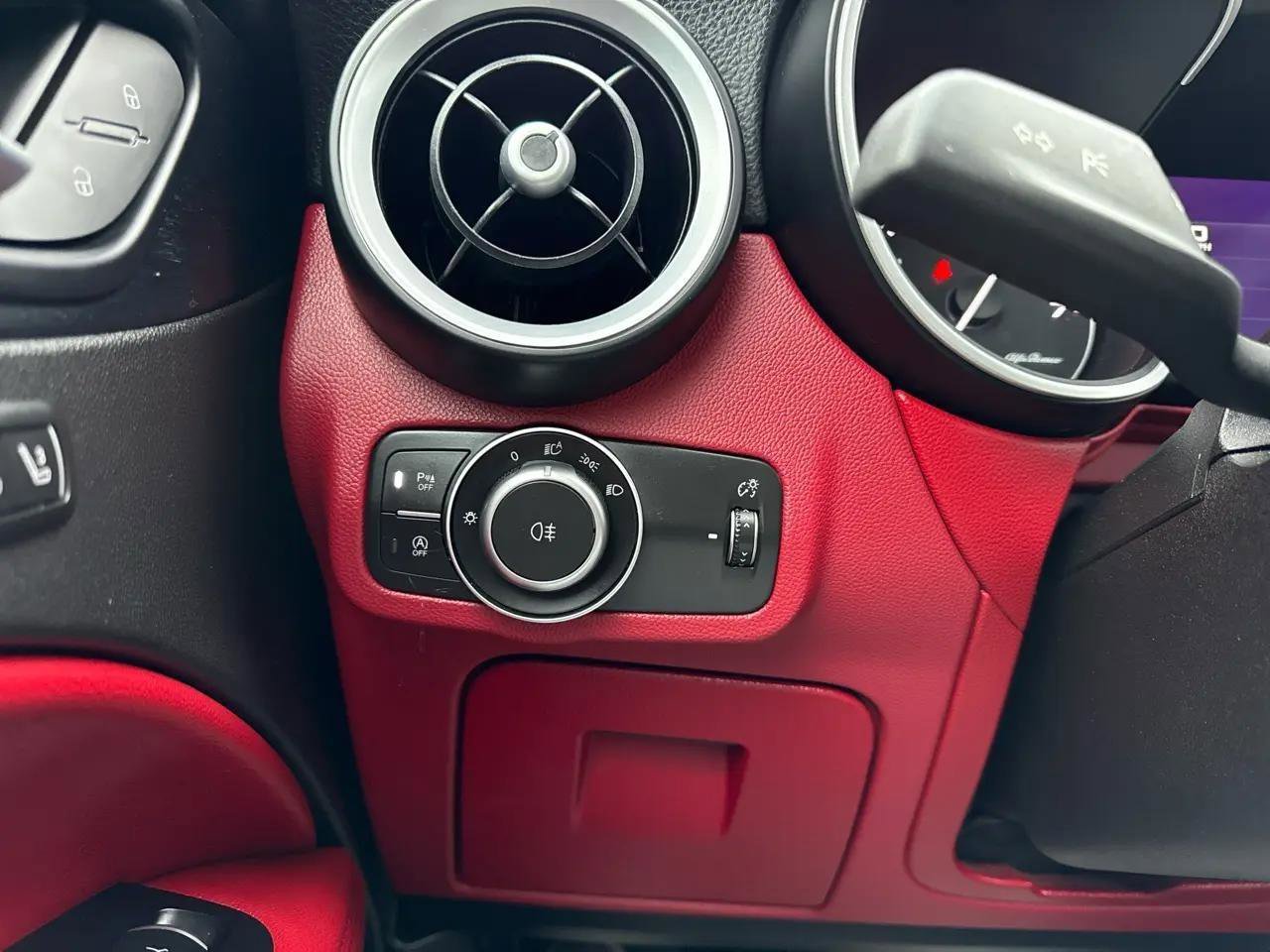 Used 2020 Alfa Romeo Stelvio AWD w/ Nero Edizione image 37