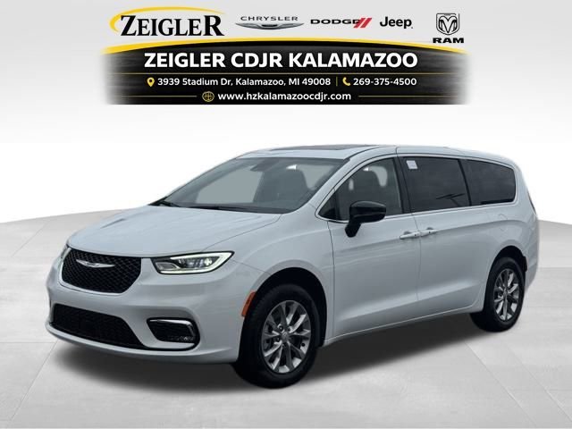 New 2026 Chrysler Pacifica Limited w/ Uconnect Theater Family Group AWD/4WD image 1