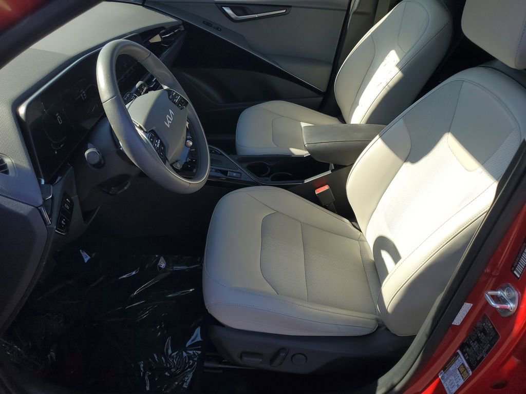 Used 2023 Kia Niro EX FWD image 5