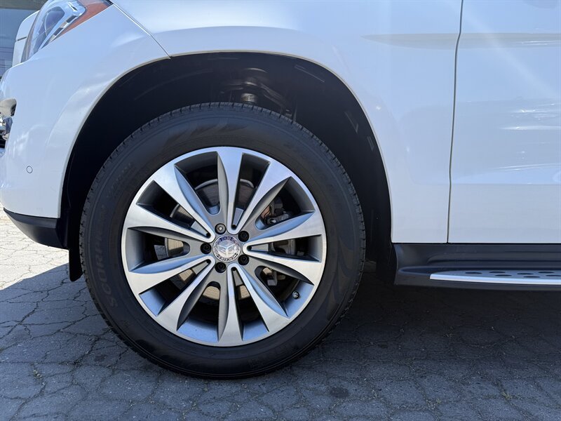 Used 2016 Mercedes-Benz GL 450 4MATIC image 27