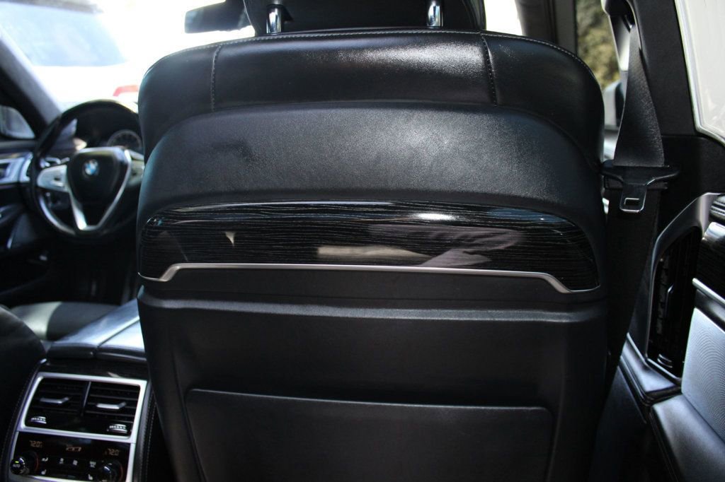 Used 2018 BMW 750i image 30