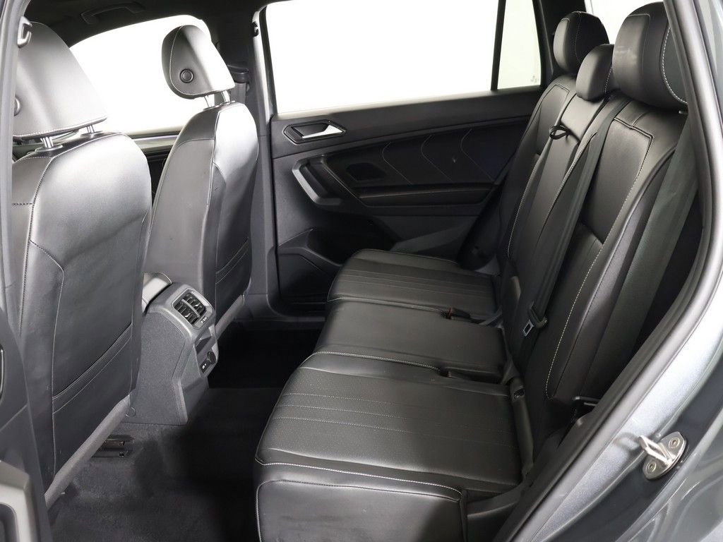 Used 2022 Volkswagen Tiguan SE R-Line AWD/4WD image 36