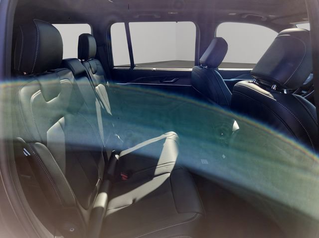 New 2025 Jeep Grand Cherokee Limited w/ Luxury Tech Group II image 21