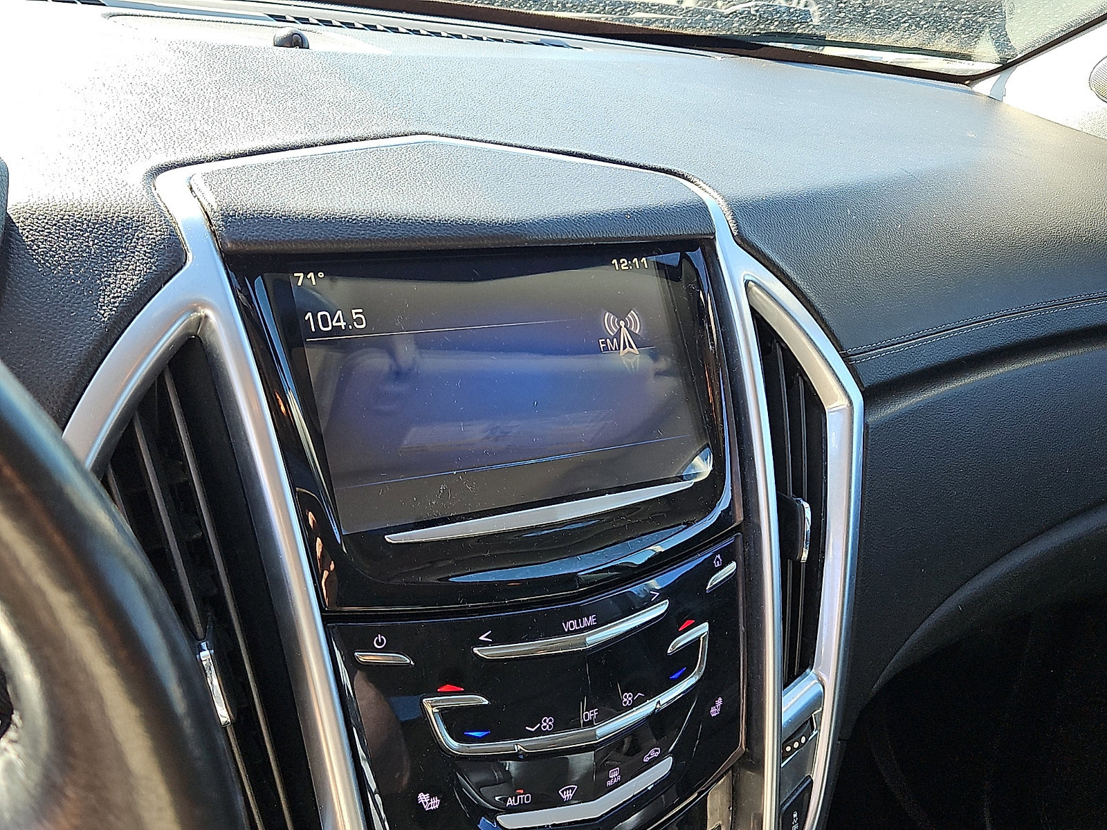 Used 2015 Cadillac SRX Luxury image 16