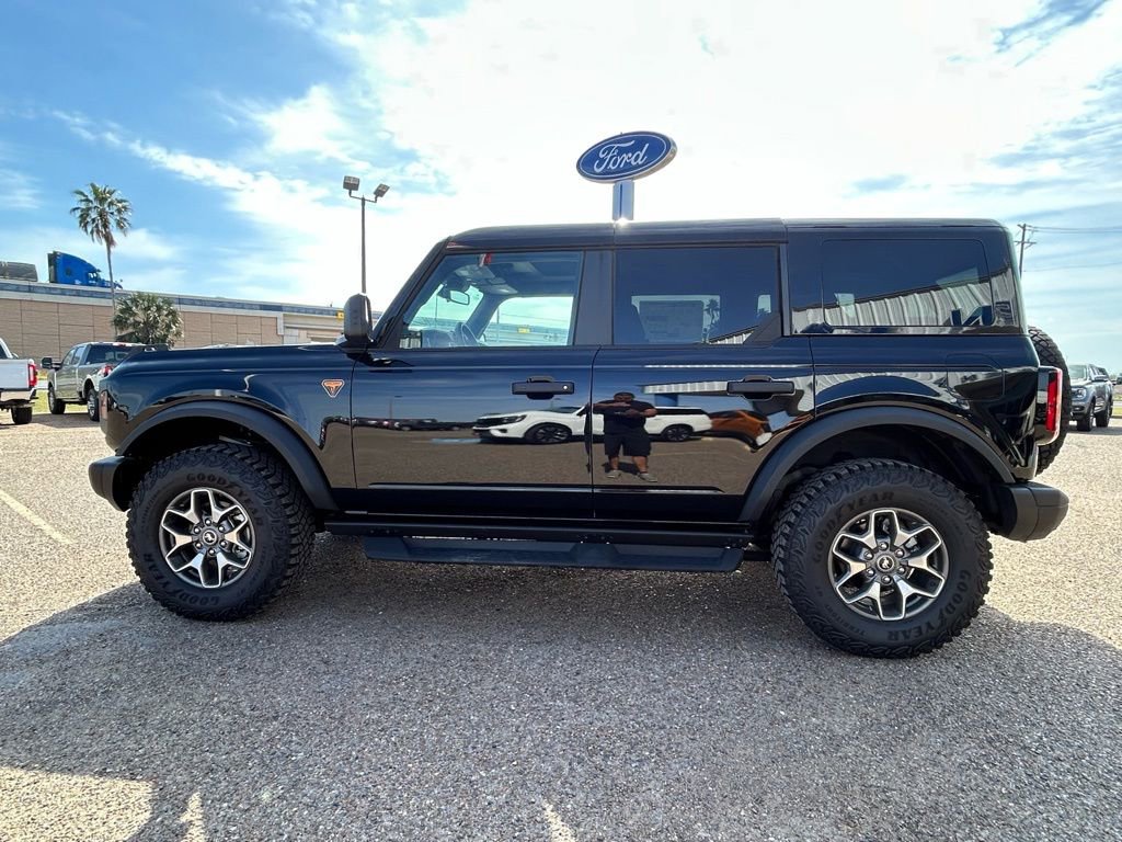 New 2025 Ford Bronco Badlands image 4