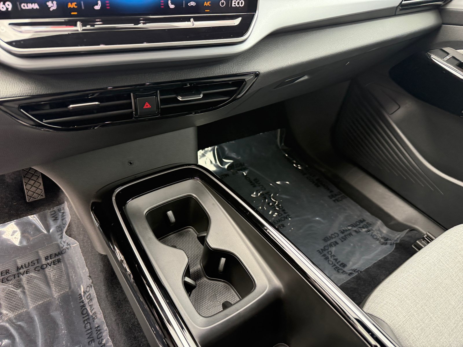 Certified 2025 Volkswagen ID.4 Pro RWD image 13