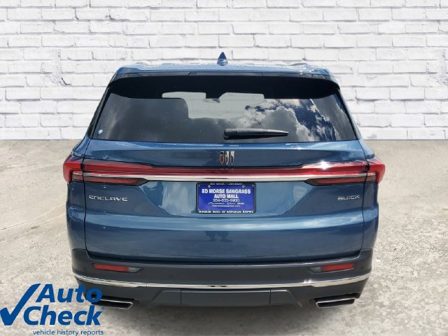 Used 2025 Buick Enclave Preferred FWD image 3