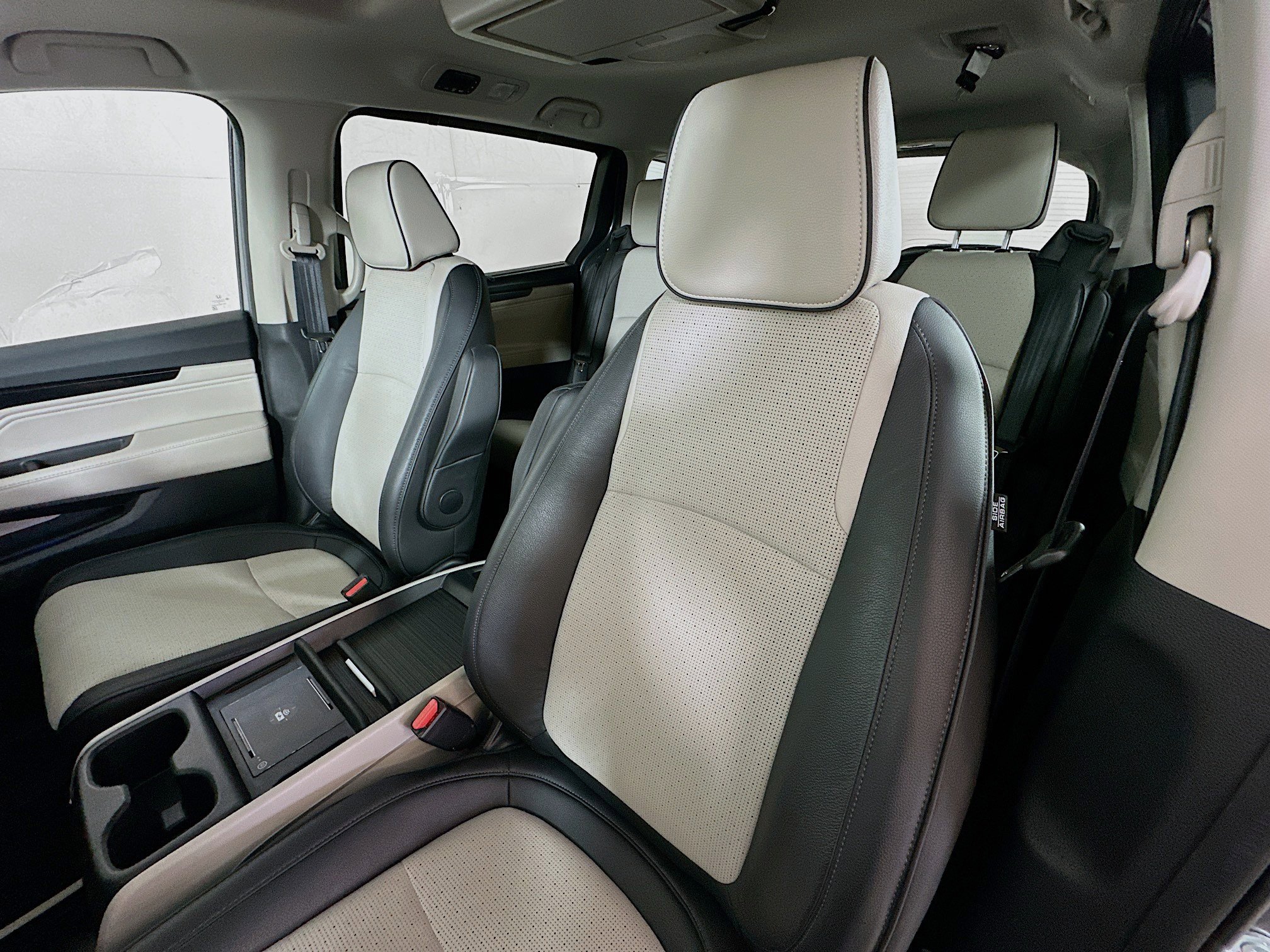 Certified 2025 Honda Odyssey Elite image 19