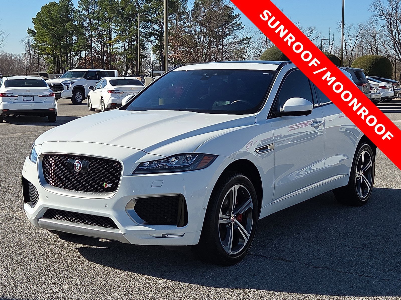 Used 2017 Jaguar F-PACE S image 2