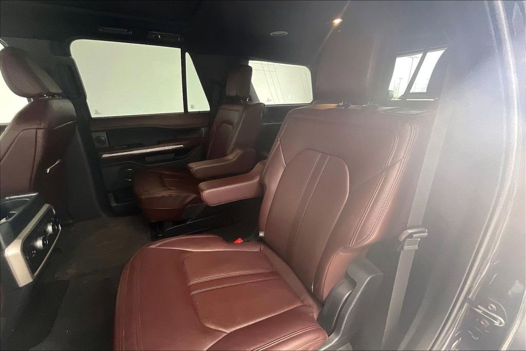 Used 2022 Ford Expedition Limited image 29