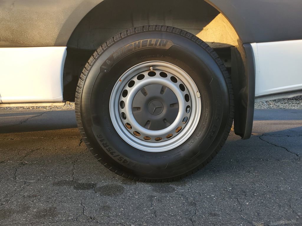 Used 2023 Mercedes-Benz Sprinter 2500 image 27