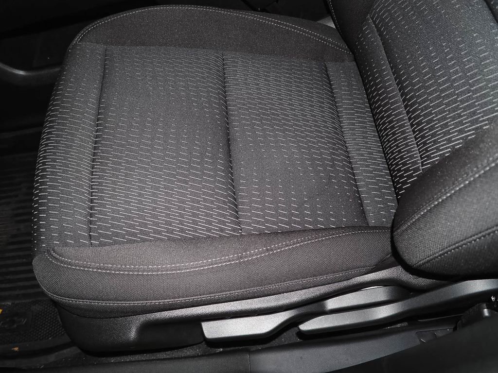 Used 2025 Chevrolet Equinox LT image 22