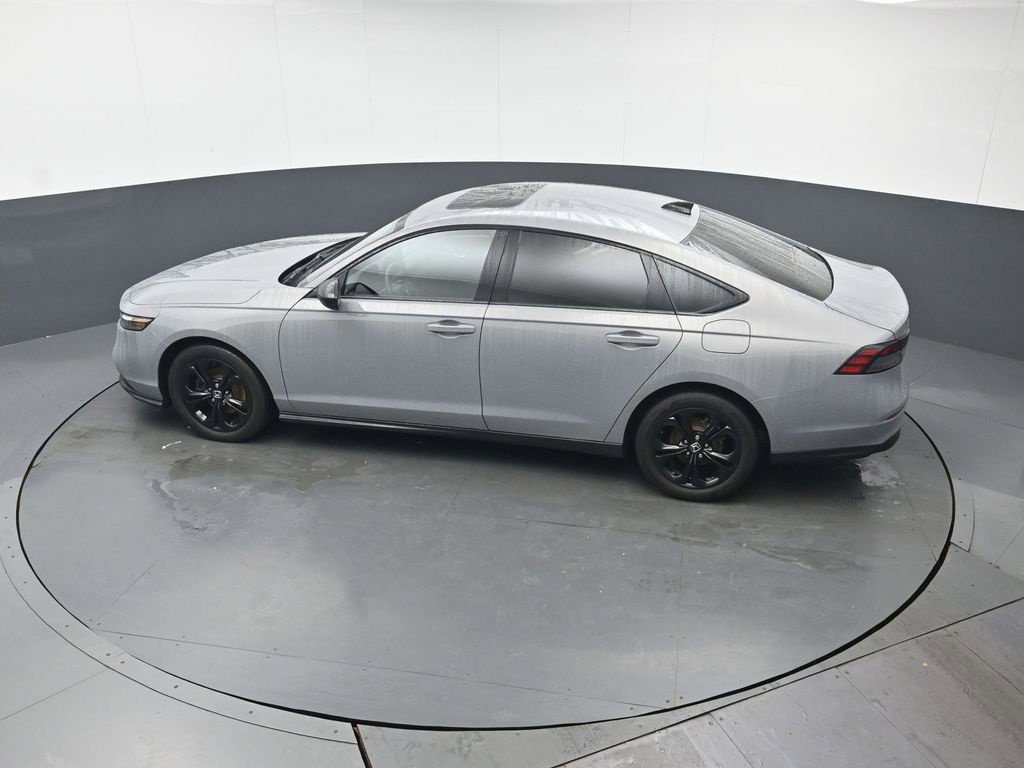 Used 2025 Honda Accord SE image 37