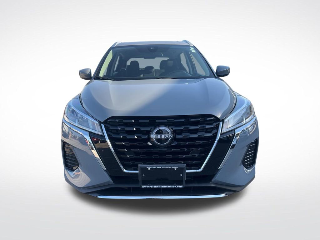 Certified 2023 Nissan Kicks SV FWD image 2