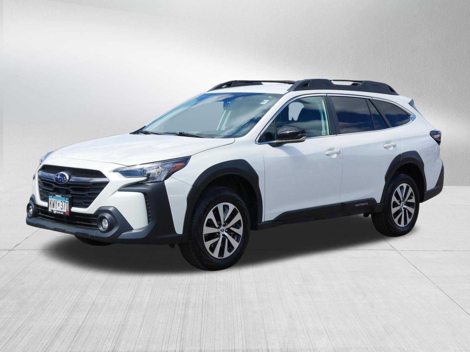 Used 2024 Subaru Outback Premium AWD/4WD image 3