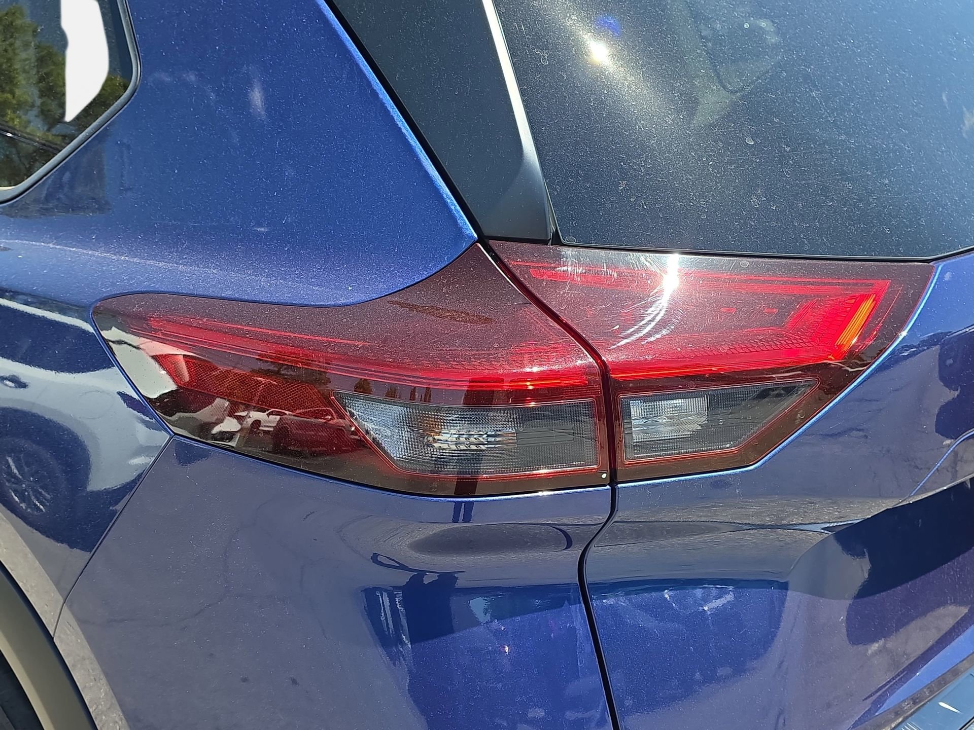 Used 2023 Nissan Rogue SV FWD image 30
