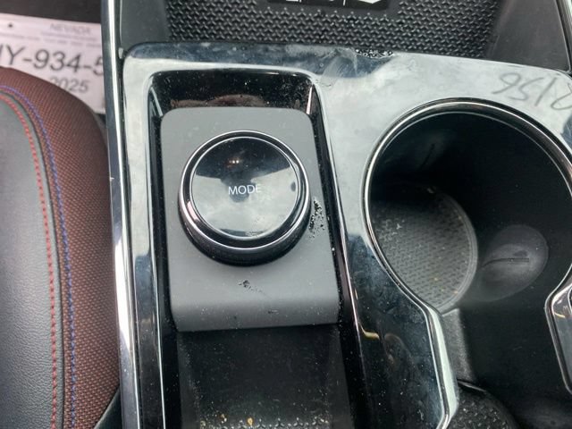 Used 2025 Chevrolet Equinox RS w/ Safety and Technology Package AWD/4WD image 35