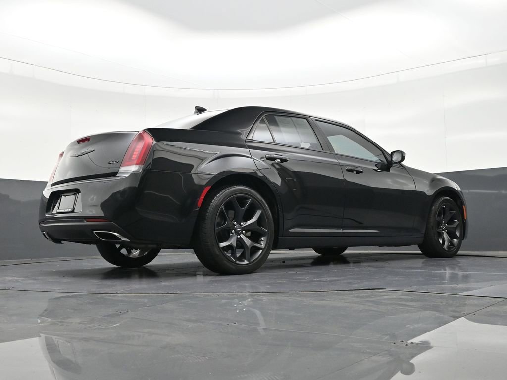 Used 2023 Chrysler 300 Touring w/ Sport Appearance Package image 29