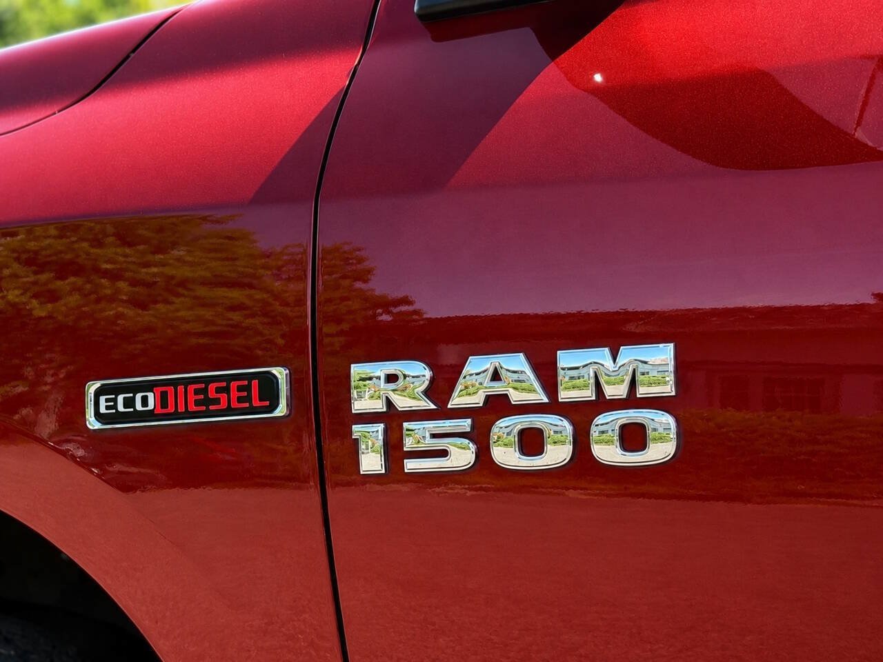 Used 2015 RAM 1500 Classic SLT w/ Luxury Group AWD/4WD image 4